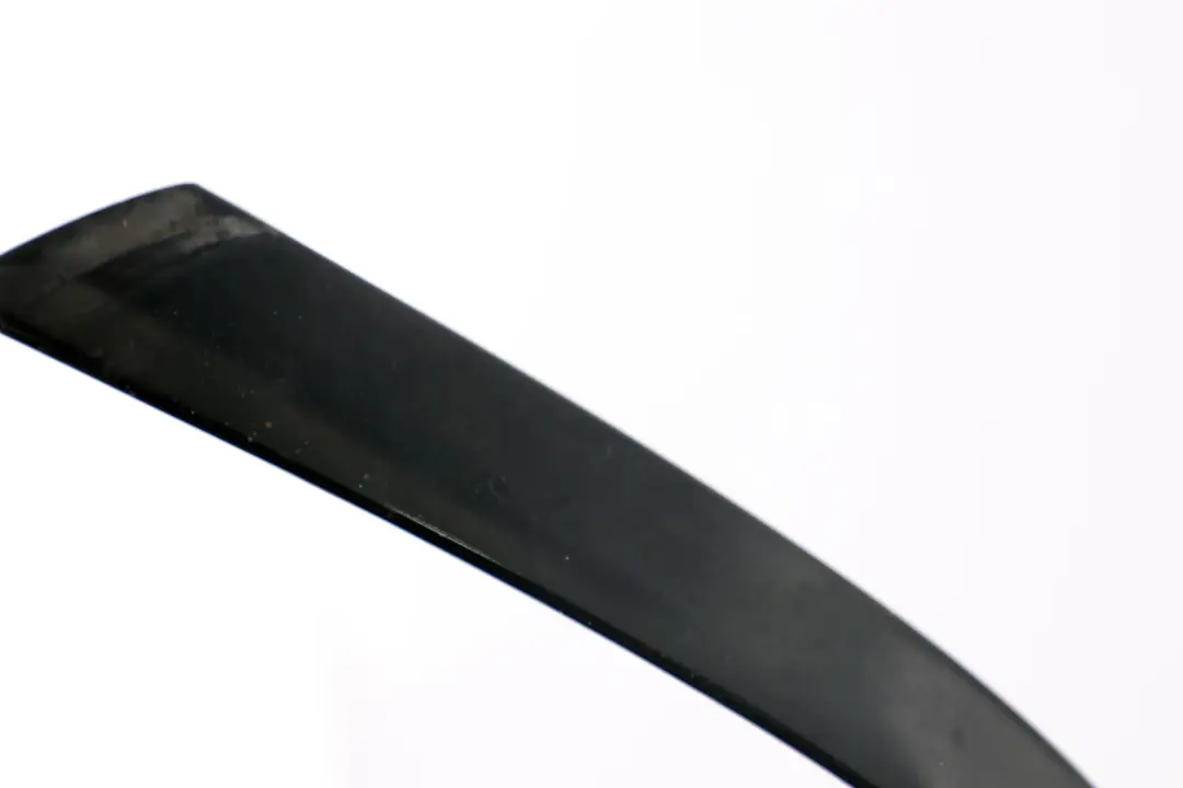 Listwa drzwi prawy tył glanzschwarz do BMW E65 o numerze 8022178 BMW E65 Listwa drzwi prawy tył glanzschwarz - SKU 8022178 - Numer Części 8022178