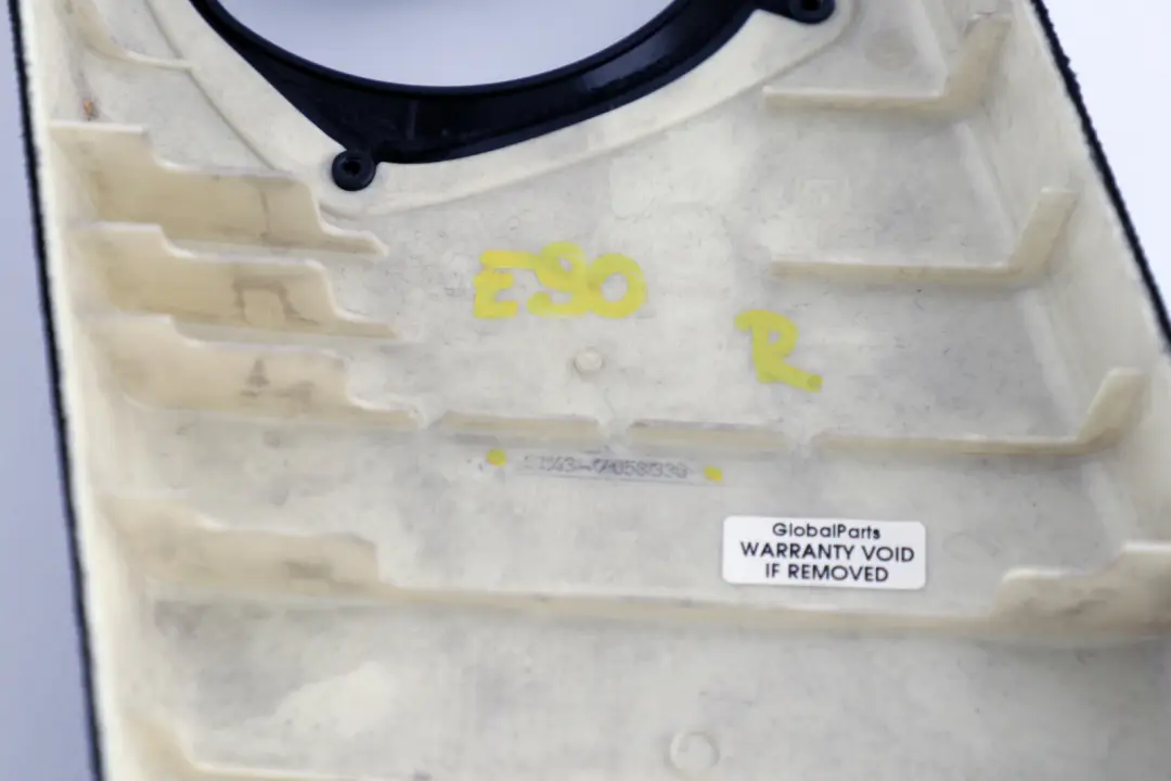 Tapa Columna B Superior Derecha Negro Antracita para BMW E90 E91 con número de pieza 7058336 BMW E90 E91 Tapa Columna B Superior Derecha Negro Antracita - SKU 8036260 - Número de pieza 7058336