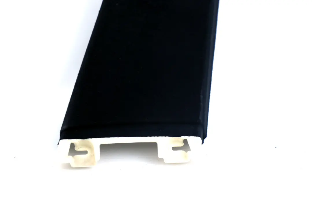 Tapa Columna B Superior Derecha Negro Antracita para BMW E90 E91 con número de pieza 7058336 BMW E90 E91 Tapa Columna B Superior Derecha Negro Antracita - SKU 8036260 - Número de pieza 7058336