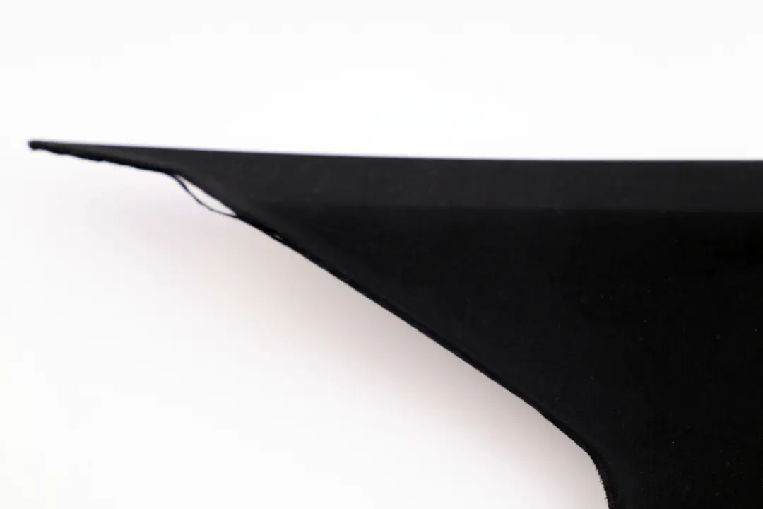 Tapa Columna C Izquierda Negro Antracita 7058341 para BMW E90 con número de pieza 8036261 BMW E90 Tapa Columna C Izquierda Negro Antracita 7058341 - SKU 8036261 - Número de pieza 8036261