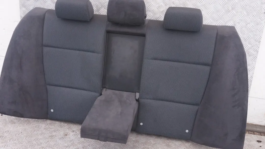 Dossier Du Siege Arriere Reference Reste Tissu Alcantara pour BMW 3 E90 à propos du numéro de pièce 8036391 BMW 3 E90 Dossier Du Siege Arriere Reference Reste Tissu Alcantara - SKU 8036391 - Numéro de pièce 8036391