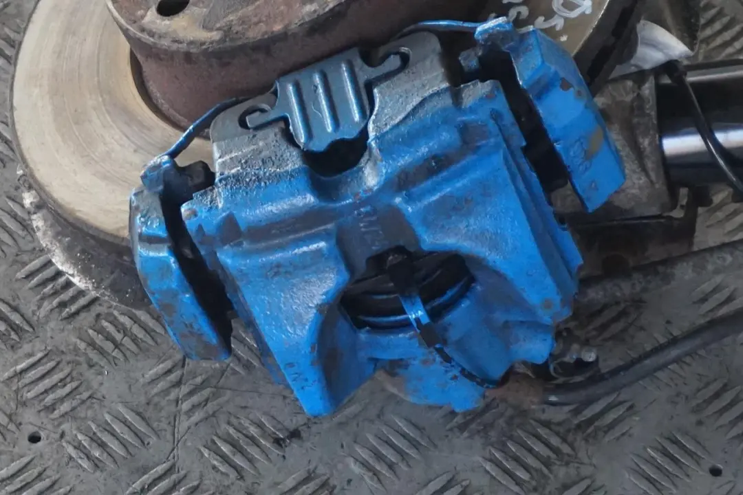 320si N45 Amortyzator zwrotnica lewa SPORT do BMW E90 o numerze 8036553 BMW E90 320si N45 Amortyzator zwrotnica lewa SPORT - SKU 8036553-4 - Numer Części 8036553