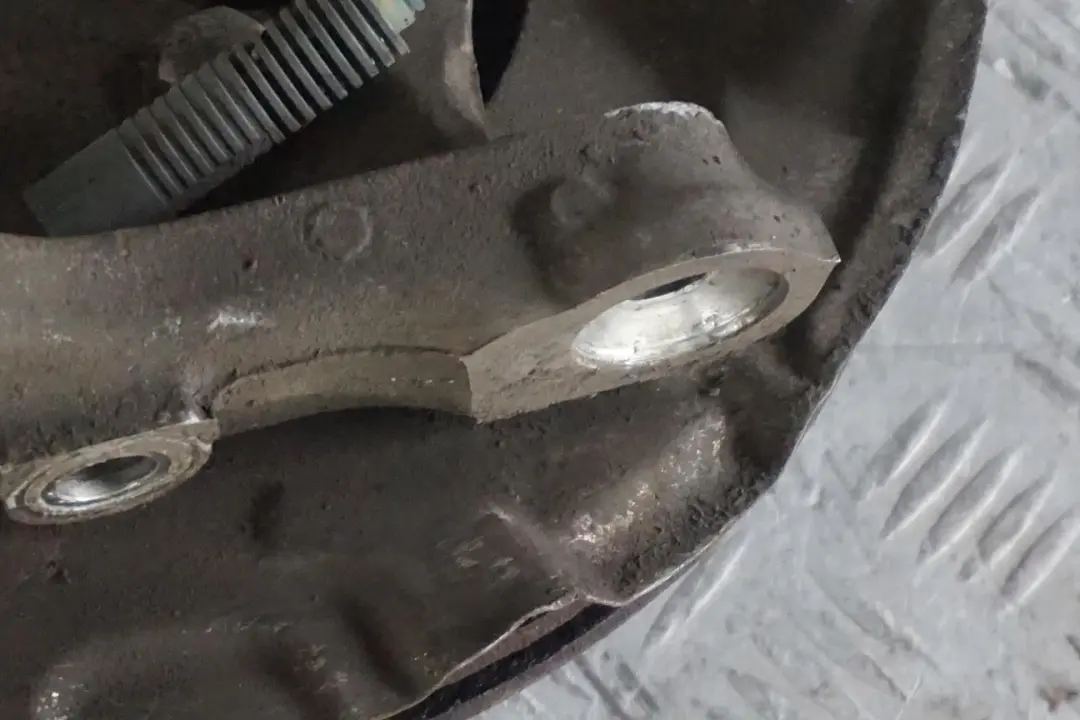 M47N2 Amortyzator zwrotnica SPORT do BMW E90 320d o numerze 8036553 BMW E90 320d M47N2 Amortyzator zwrotnica SPORT - SKU 8036553-5 - Numer Części 8036553