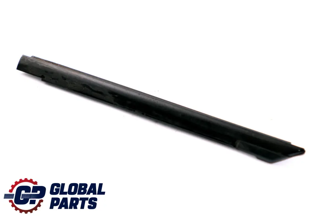 Burlete Exterior Izquierdo Alto Brillo Shadow Line para BMW E92 E93 con número de pieza 8036663 BMW E92 E93 Burlete Exterior Izquierdo Alto Brillo Shadow Line - SKU 8036663 - Número de pieza 8036663