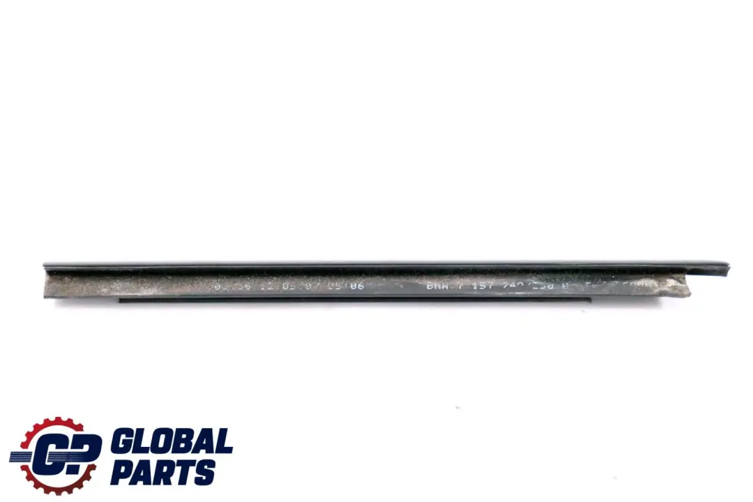 Burlete Exterior Derecho Glanzschwarz Negro 7158249 para BMW E92 E93 LCI con número de pieza 8036664 BMW E92 E93 LCI Burlete Exterior Derecho Glanzschwarz Negro 7158249 - SKU 8036664 - Número de pieza 8036664