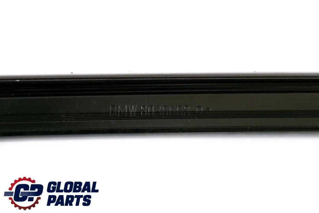 Cubierta Columna A Puerta Tira Recorte Pilar Derecho Alto Brillo para BMW E93 con número de pieza 8036668 BMW E93 Cubierta Columna A Puerta Tira Recorte Pilar Derecho Alto Brillo - SKU 8036668 - Número de pieza 8036668