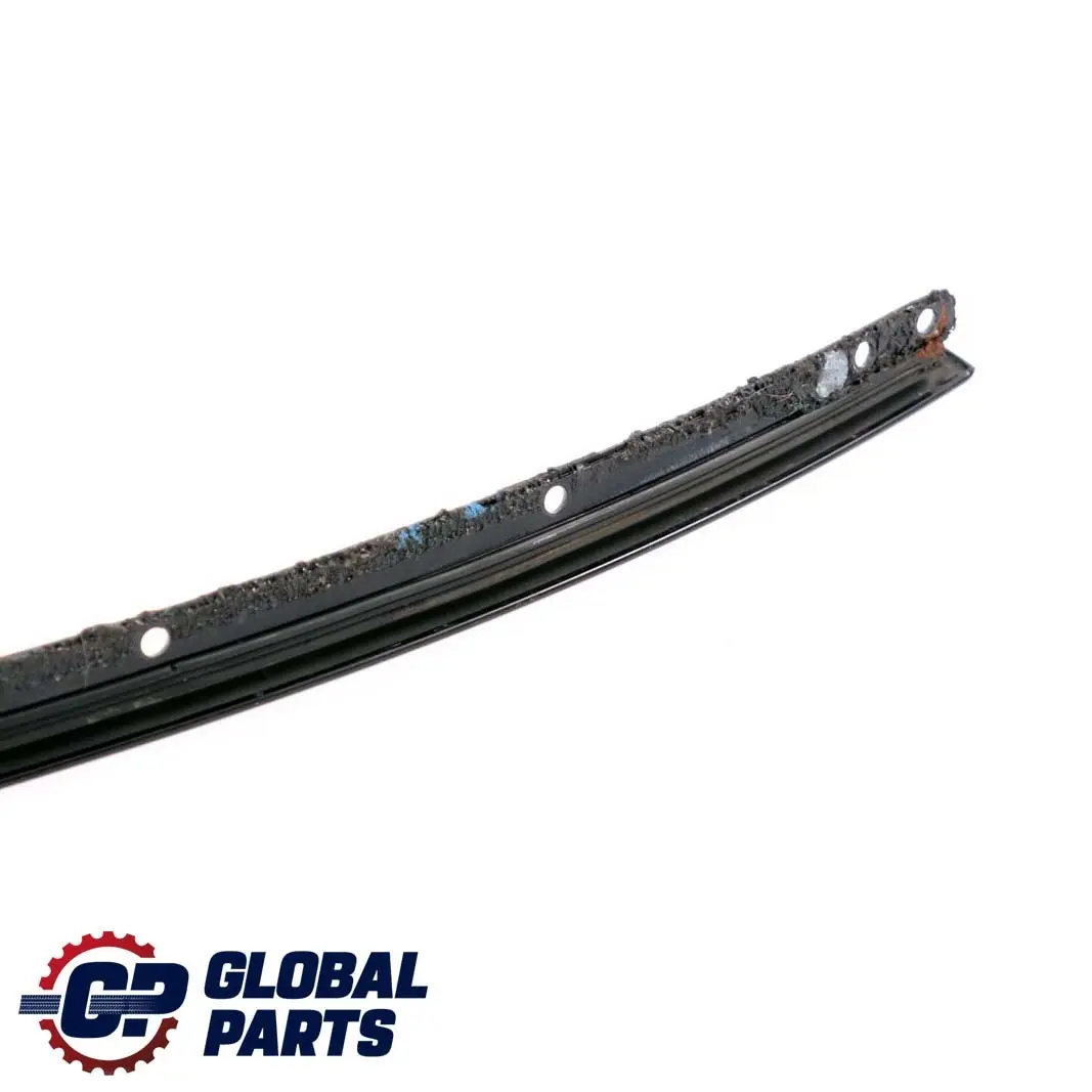 Listello Centro Capote Rigida Nero Lucido per BMW E93 con numero di parte 8036670 BMW E93 Listello Centro Capote Rigida Nero Lucido - SKU 8036670-1 - Numero di parte 8036670