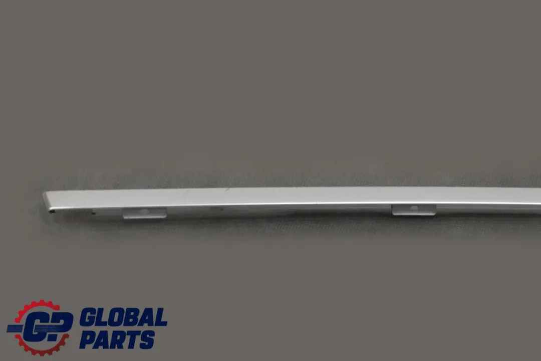 Acabado Marco Ventana Superior Puerta Delantera Derecha Alu-Satiniert para BMW E70 con número de pieza 8036778 BMW E70 Acabado Marco Ventana Superior Puerta Delantera Derecha Alu-Satiniert - SKU 8036778 - Número de pieza 8036778