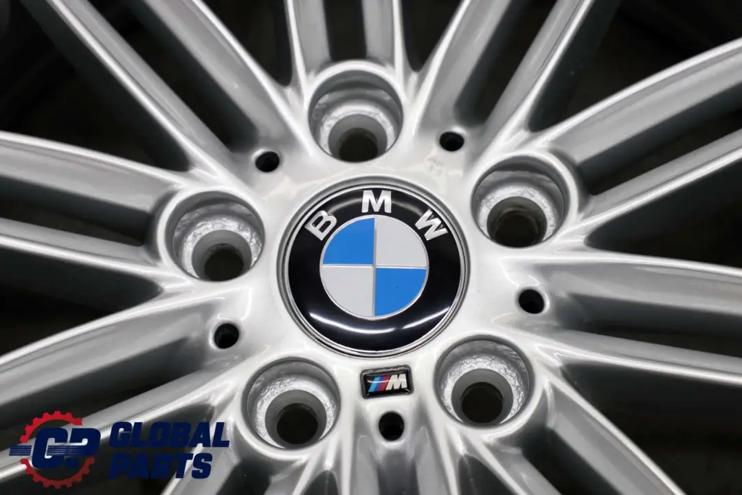 Jantes Alu Jantes Alliage 17 " M Rayons Doubles 207 7J BMW E81 E82 E87 - SKU 8036937 - Numéro de pièce 8036937