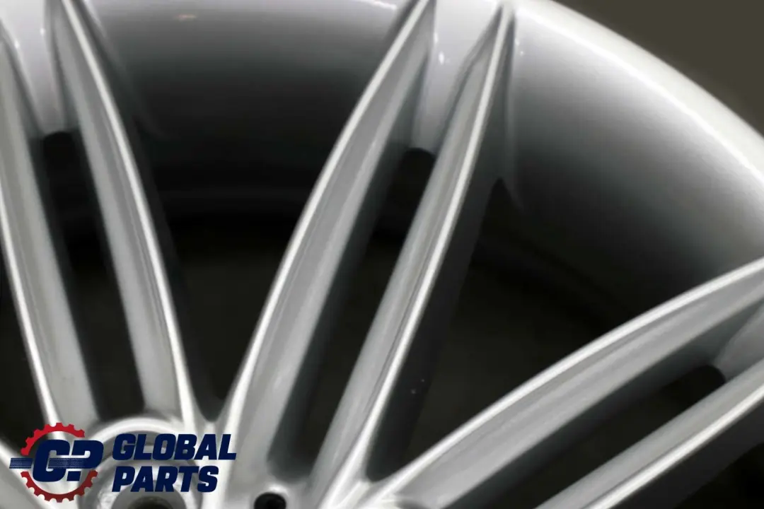 Jantes Alu Jantes Alliage 17 " M Rayons Doubles 207 7J BMW E81 E82 E87 - SKU 8036937 - Numéro de pièce 8036937