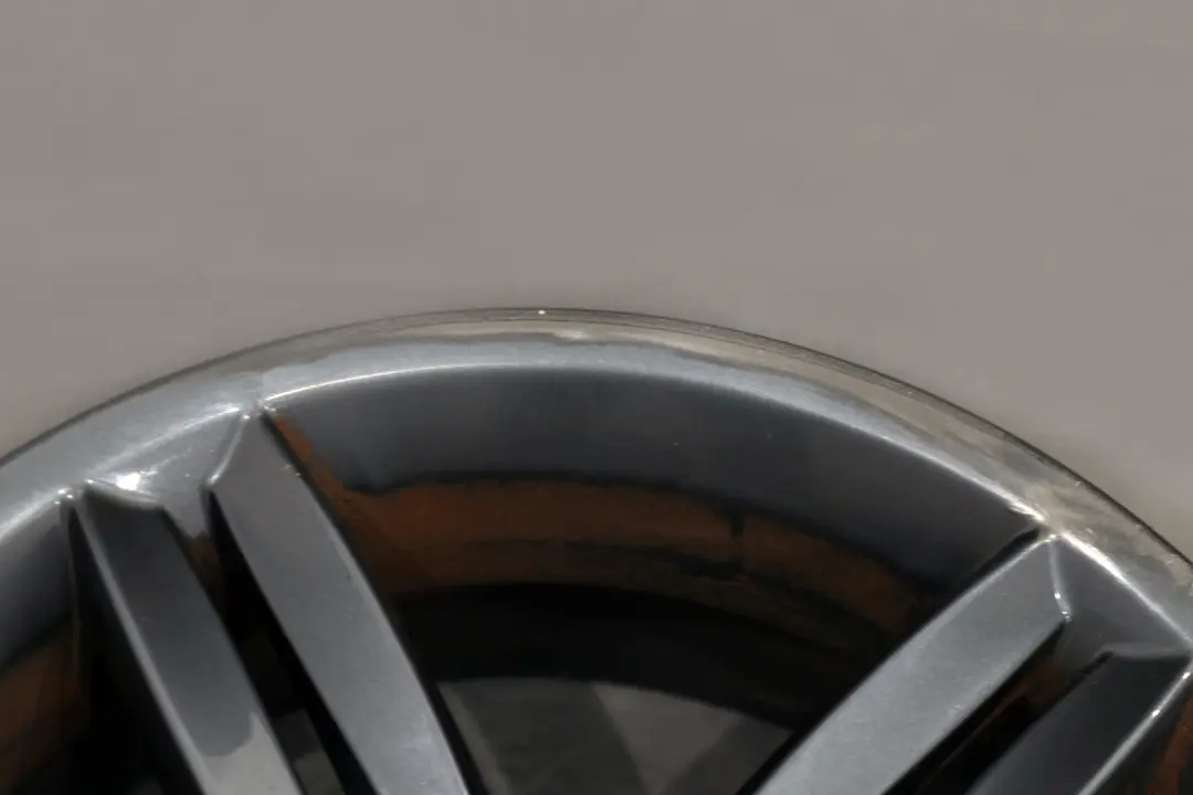 Grey Rear Alloy Wheel Rim 18" M double Spoke 208 8J to BMW 1 Series E81 E87 with Part number 8036940 BMW 1 Series E81 E87 Grey Rear Alloy Wheel Rim 18" M double Spoke 208 8J - SKU 8036940-6 - Part number 8036940