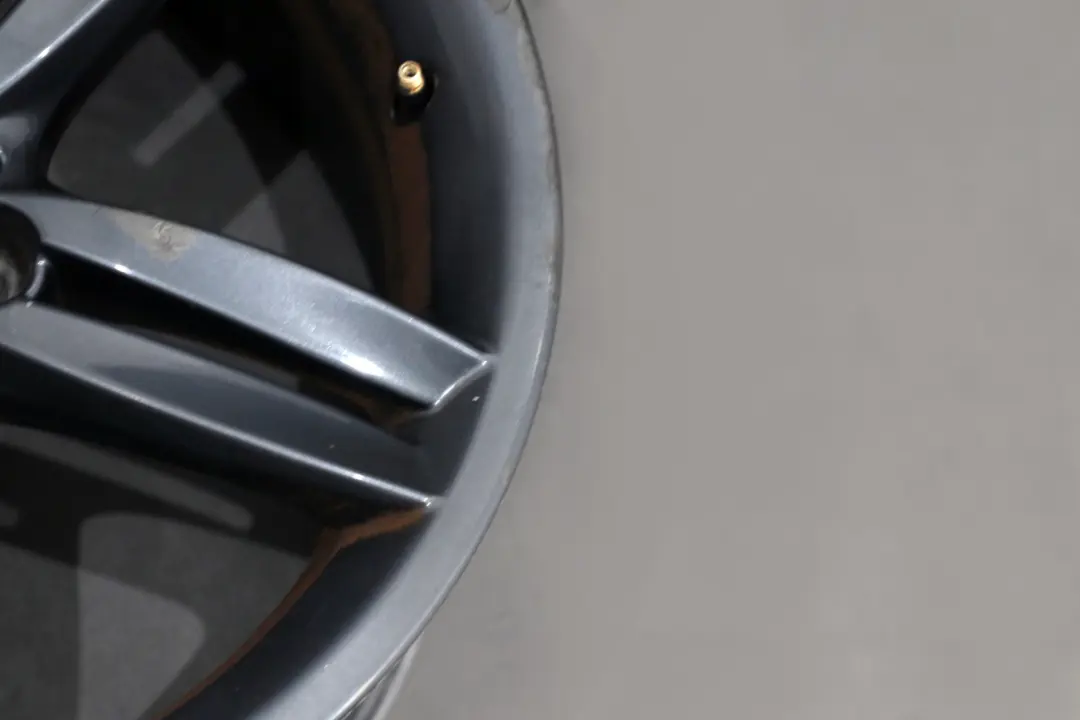 BMW 1 er E81 E87 Grau Hinten Alufelge Rad Felge 18" M Doppelspeichen 208 8J - SKU 8036940-6 - Teilenummer 8036940
