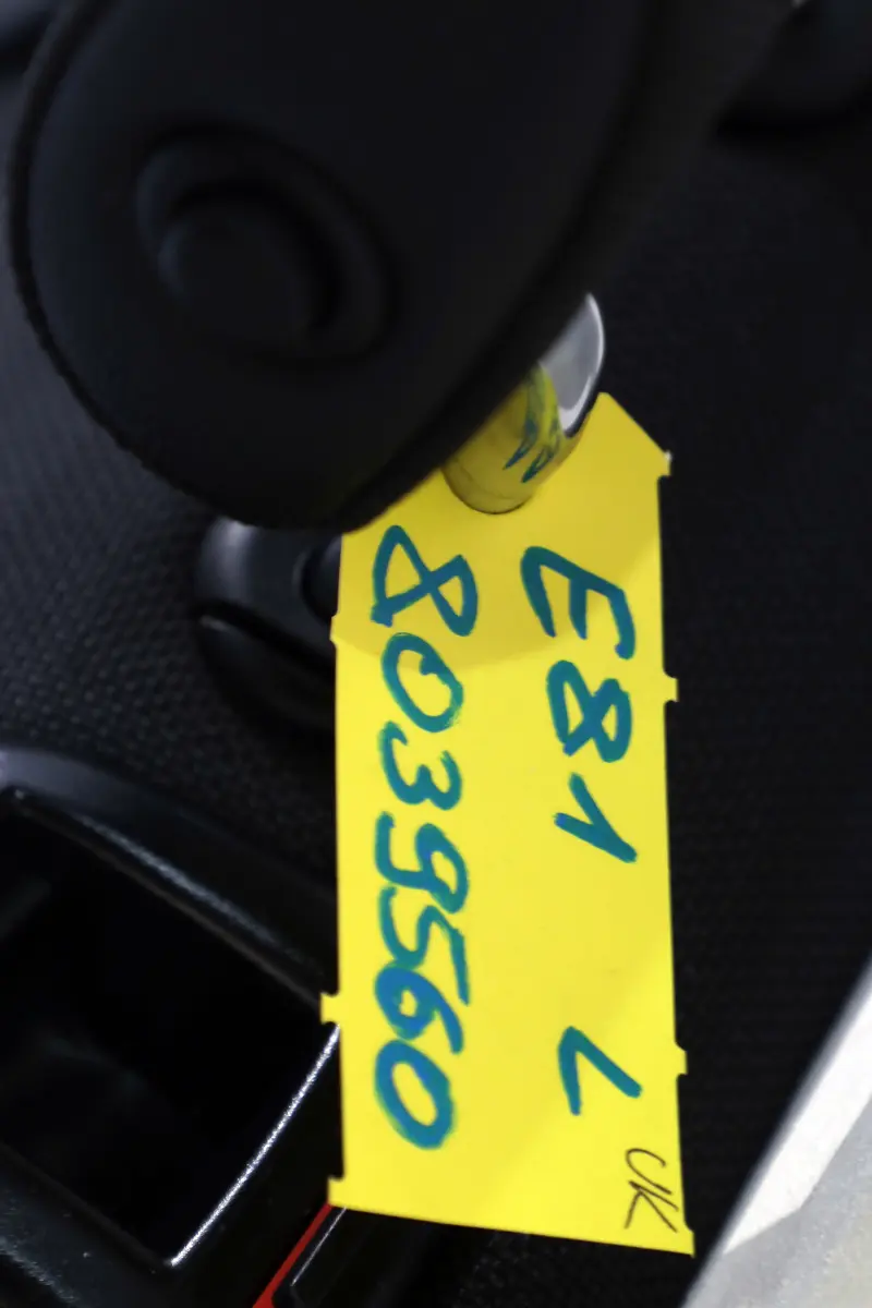 Oparcie kanapy lewe tylne kanapa do BMW E81 E87 LCI o numerze 8039560 BMW E81 E87 LCI Oparcie kanapy lewe tylne kanapa - SKU 8039560 - Numer Części 8039560