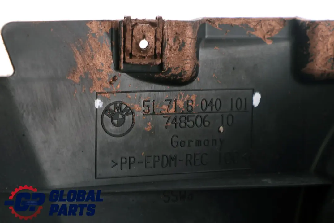 Cache de Passage de Roue inf. gauche -M- pour BMW 3 Serie E90 E91 à propos du numéro de pièce 8040101 BMW 3 Serie E90 E91 Cache de Passage de Roue inf. gauche -M- - SKU 8040101 - Numéro de pièce 8040101