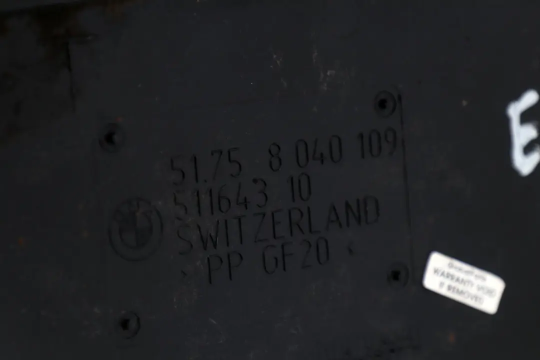 Osłona Pod Zderzak Silnik M-Pakiet do BMW E90 E91 o numerze 8040109 BMW E90 E91 Osłona Pod Zderzak Silnik M-Pakiet - SKU 8040109 - Numer Części 8040109