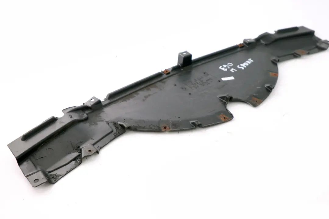 Motorhauben Schutzschild Adapterplatte für BMW 3 er E90 E91 M Sport mit Teilenummer 8040109 BMW 3 er E90 E91 M Sport Motorhauben Schutzschild Adapterplatte - SKU 8040109 - Teilenummer 8040109