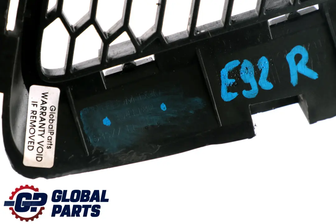 Kratka Ramka Zderzaka Prawy Przód Prawa M-Pakiet do BMW E92 E93 o numerze 8041182 BMW E92 E93 Kratka Ramka Zderzaka Prawy Przód Prawa M-Pakiet - SKU 8041182 - Numer Części 8041182