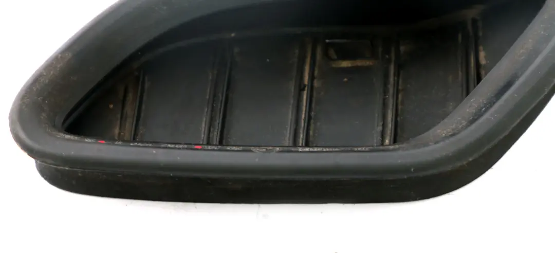 Bonnet Front Seal Air Induction Right O/S to BMW 3 Series E90 E91 E92 M3 with Part number 8041988 BMW 3 Series E90 E91 E92 M3 Bonnet Front Seal Air Induction Right O/S - SKU 8041988 - Part number 8041988