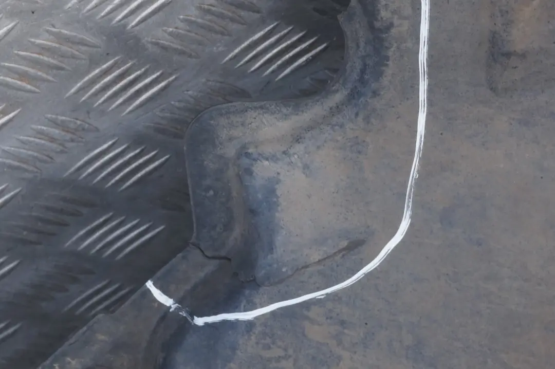 BMW 5 er E60 E61 M5 Abschirmung Motorraum Vorne - SKU 8042975 - Teilenummer 8042975