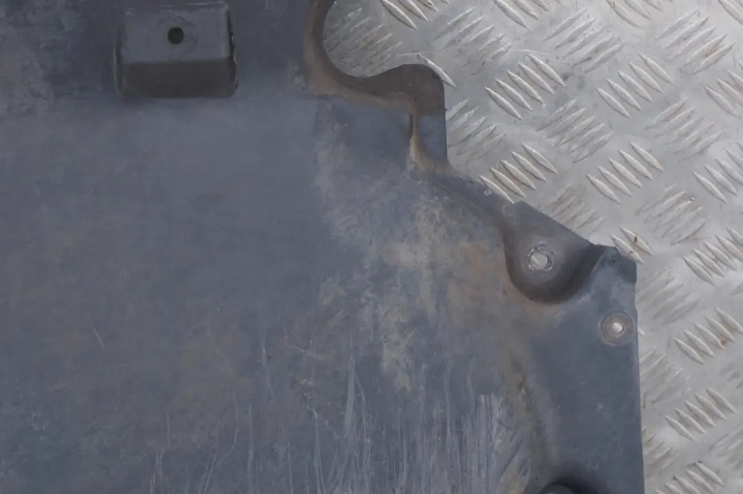 Abschirmung Motorraum Vorne für BMW 5 er E60 E61 M5 mit Teilenummer 8042975 BMW 5 er E60 E61 M5 Abschirmung Motorraum Vorne - SKU 8042975 - Teilenummer 8042975