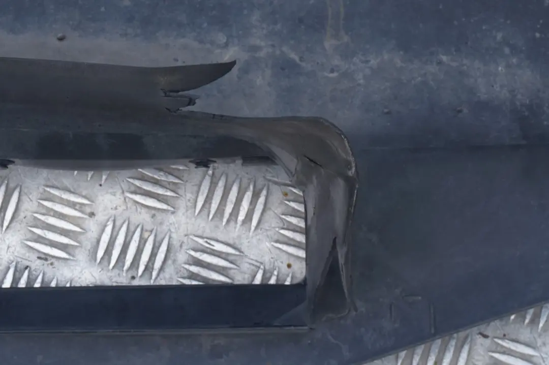 Compartment Underbody Screening Cover Panel Trim to BMW 5 Series E60 E61 M5 Engine with Part number 8042975 BMW 5 Series E60 E61 M5 Engine Compartment Underbody Screening Cover Panel Trim - SKU 8042975 - Part number 8042975