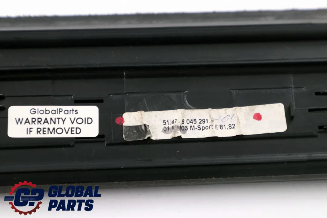 Osłona listwa progu lewa M-PAKIET do BMW E81 E82 o numerze 8045291 BMW E81 E82 Osłona listwa progu lewa M-PAKIET - SKU 8045291 - Numer Części 8045291