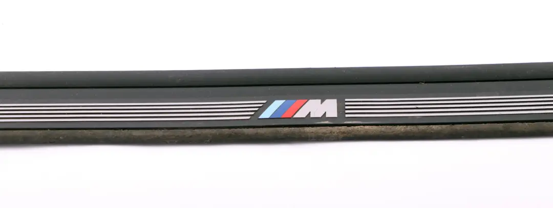 Pakiet Listwa Nakładka Progowa Przednia Prawa do BMW E81 E82 M o numerze 8045292 BMW E81 E82 M Pakiet Listwa Nakładka Progowa Przednia Prawa - SKU 8045292-1 - Numer Części 8045292