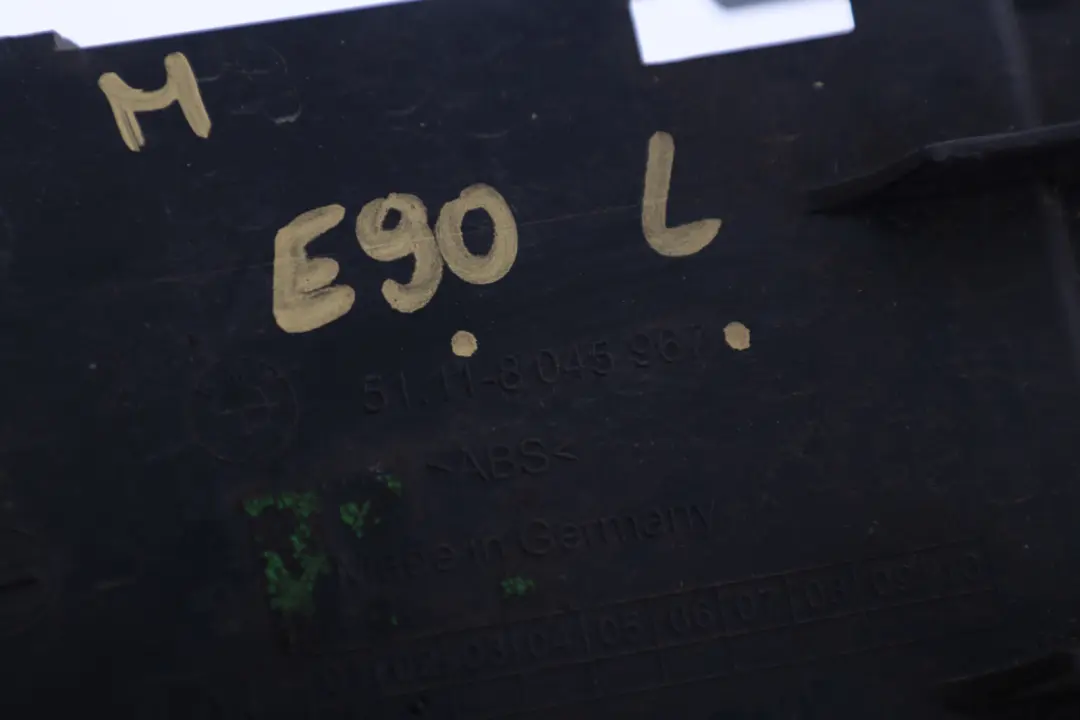 Uchwyt Mocowanie Lampy Przeciwmgielnej Lewy do BMW E90 E91 M Sport o numerze 8045967 BMW E90 E91 M Sport Uchwyt Mocowanie Lampy Przeciwmgielnej Lewy - SKU 8045967 - Numer Części 8045967