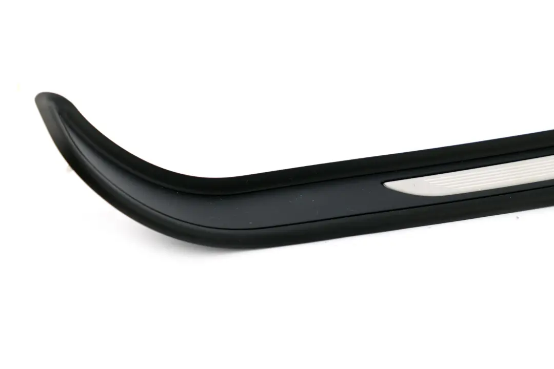 Blende Einstieg Rechts Vorne für BMW 3 er E92 E93 LCI M3 mit Teilenummer 8046476 BMW 3 er E92 E93 LCI M3 Blende Einstieg Rechts Vorne - SKU 8046476 - Teilenummer 8046476