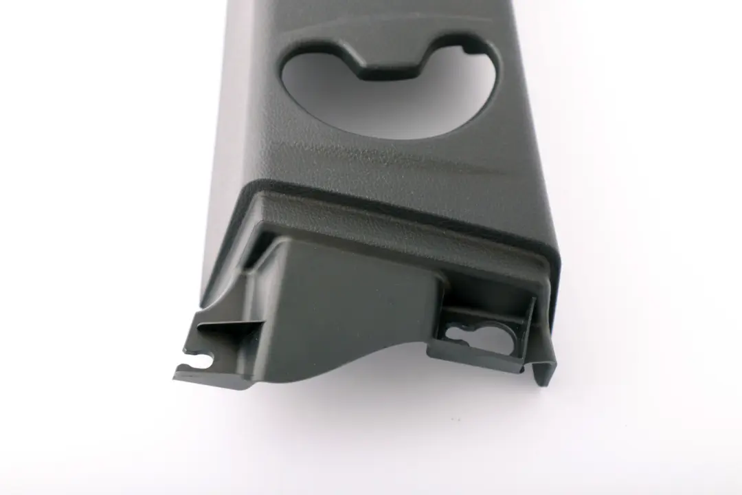 Tapa Columna B Izquierda Schwarz Negro 2996103 para BMW E82 con número de pieza 8046487 BMW E82 Tapa Columna B Izquierda Schwarz Negro 2996103 - SKU 8046487 - Número de pieza 8046487