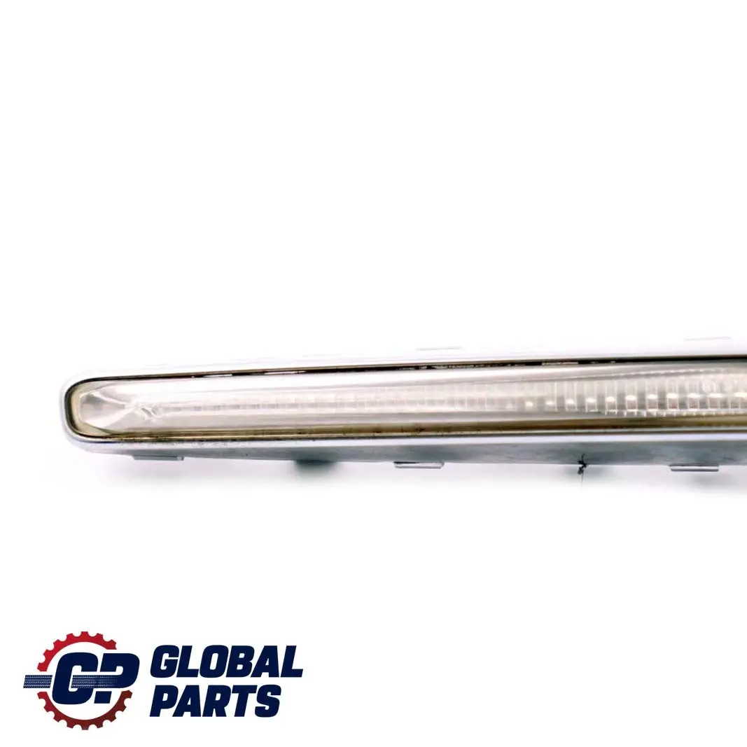 Right O/S Wing Badge Grille Turn Indicator to BMW 3 Series E92 E93 M3 with Part number 8046502 BMW 3 Series E92 E93 M3 Right O/S Wing Badge Grille Turn Indicator - SKU 8046502 - Part number 8046502