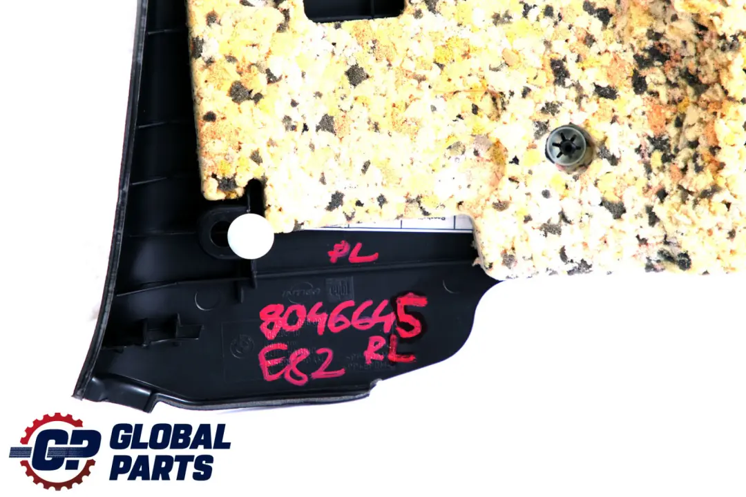 Panneau d'habillage lateral arriere gauche en tissu noir flashpoint pour BMW E82 à propos du numéro de pièce 8046645 BMW E82 Panneau d'habillage lateral arriere gauche en tissu noir flashpoint - SKU 8046645 - Numéro de pièce 8046645