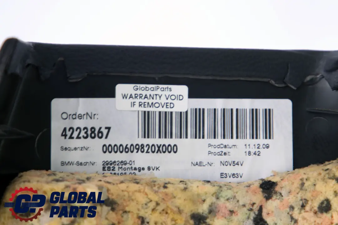 Panneau d'habillage lateral arriere gauche en tissu noir flashpoint pour BMW E82 à propos du numéro de pièce 8046645 BMW E82 Panneau d'habillage lateral arriere gauche en tissu noir flashpoint - SKU 8046645 - Numéro de pièce 8046645