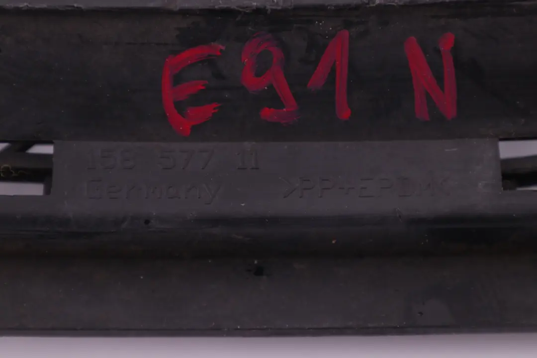 Grid M-Sport Grille Centre Bumper Front to BMW 3 Series E90 E91 LCI with Part number 8047365 BMW 3 Series E90 E91 LCI Grid M-Sport Grille Centre Bumper Front - SKU 8047365 - Part number 8047365