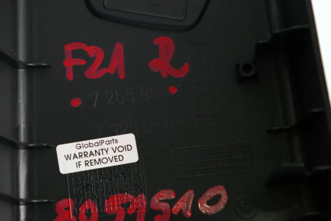 Osłona Zaślepka Słupka Listwa Prawa Czarny do BMW F21 LCI o numerze 8051510 BMW F21 LCI Osłona Zaślepka Słupka Listwa Prawa Czarny - SKU 8051510 - Numer Części 8051510