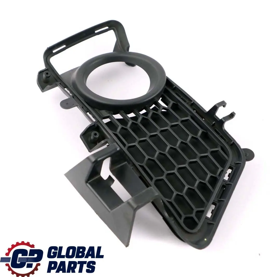 Kratka Osłona Zderzaka Prawy Przód do BMW F30 F31 M Sport o numerze 8054156 BMW F30 F31 M Sport Kratka Osłona Zderzaka Prawy Przód - SKU 8054156 - Numer Części 8054156