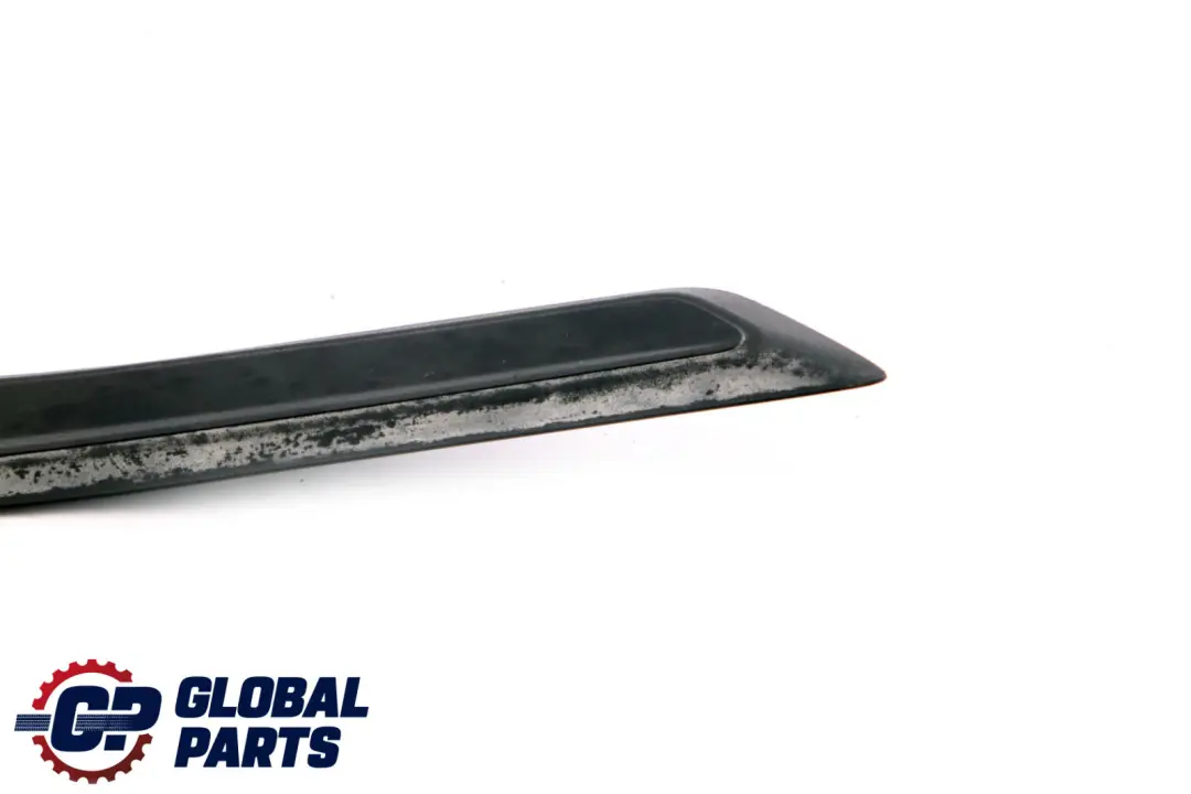 Trim Ingresso Posteriore Destro per BMW F30 F31 F80 M con numero di parte 8054234 BMW F30 F31 F80 M Trim Ingresso Posteriore Destro - SKU 8054234 - Numero di parte 8054234