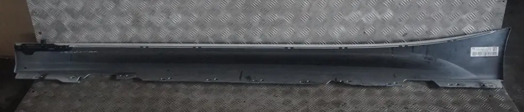 Schwellerleiste Schweller Rechts Alpinweiss Alpin Weiss 300 für BMW F20 M Sport mit Teilenummer 8056816 BMW F20 M Sport Schwellerleiste Schweller Rechts Alpinweiss Alpin Weiss 300 - SKU 8056816-AW - Teilenummer 8056816