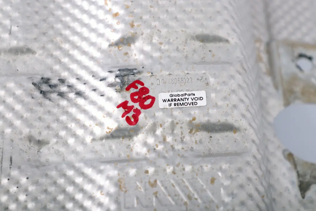 Osłona Termiczna do BMW F80 M3 F82 M4 o numerze 8065123 BMW F80 M3 F82 M4 Osłona Termiczna - SKU 8065123 - Numer Części 8065123