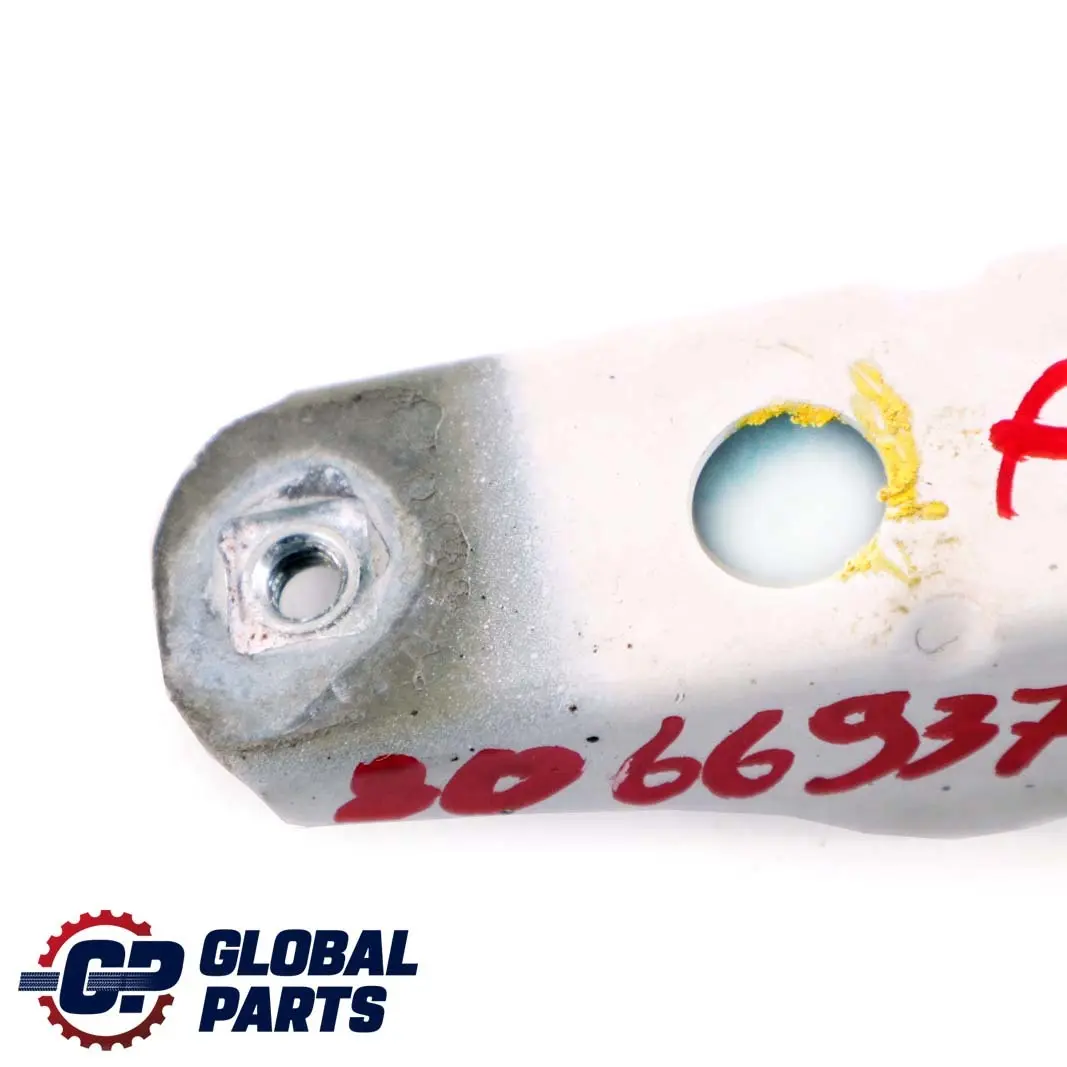 Support de montage gauche pour panneau d'aile avant pour BMW F30 F32 à propos du numéro de pièce 8066939 BMW F30 F32 Support de montage gauche pour panneau d'aile avant - SKU 8066937 - Numéro de pièce 8066939