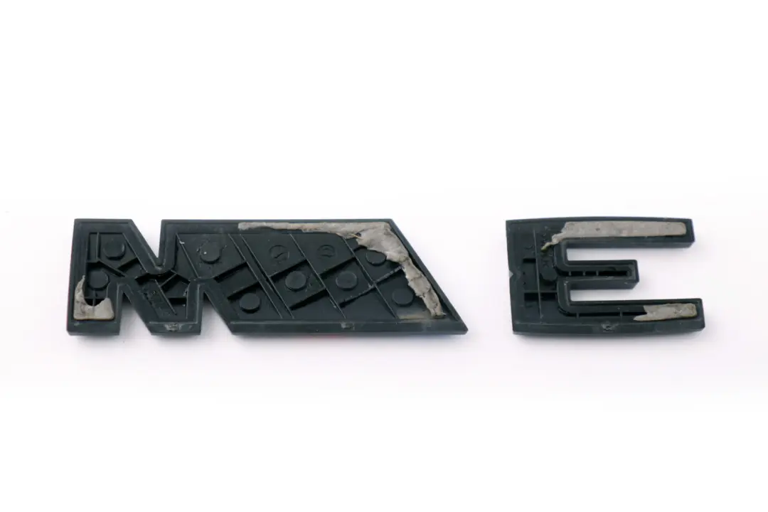 Reihe F80 M3 Emblem - M3 -hinten Kofferraumdeckel mit Schriftzug für BMW 3 mit Teilenummer 8068580 BMW 3 Reihe F80 M3 Emblem - M3 -hinten Kofferraumdeckel mit Schriftzug - SKU 8068580 - Teilenummer 8068580
