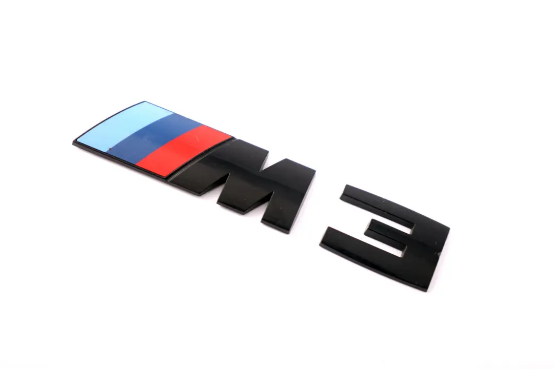 Reihe F80 M3 Emblem - M3 -hinten Kofferraumdeckel mit Schriftzug für BMW 3 mit Teilenummer 8068580 BMW 3 Reihe F80 M3 Emblem - M3 -hinten Kofferraumdeckel mit Schriftzug - SKU 8068580 - Teilenummer 8068580