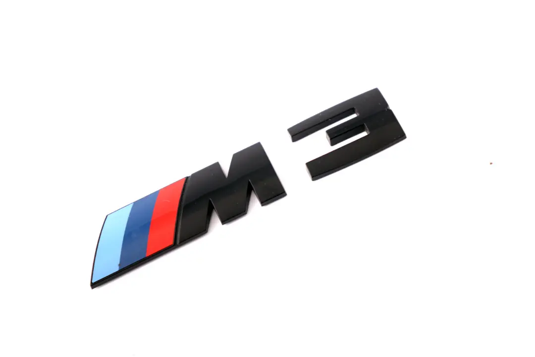 Reihe F80 M3 Emblem - M3 -hinten Kofferraumdeckel mit Schriftzug für BMW 3 mit Teilenummer 8068580 BMW 3 Reihe F80 M3 Emblem - M3 -hinten Kofferraumdeckel mit Schriftzug - SKU 8068580 - Teilenummer 8068580