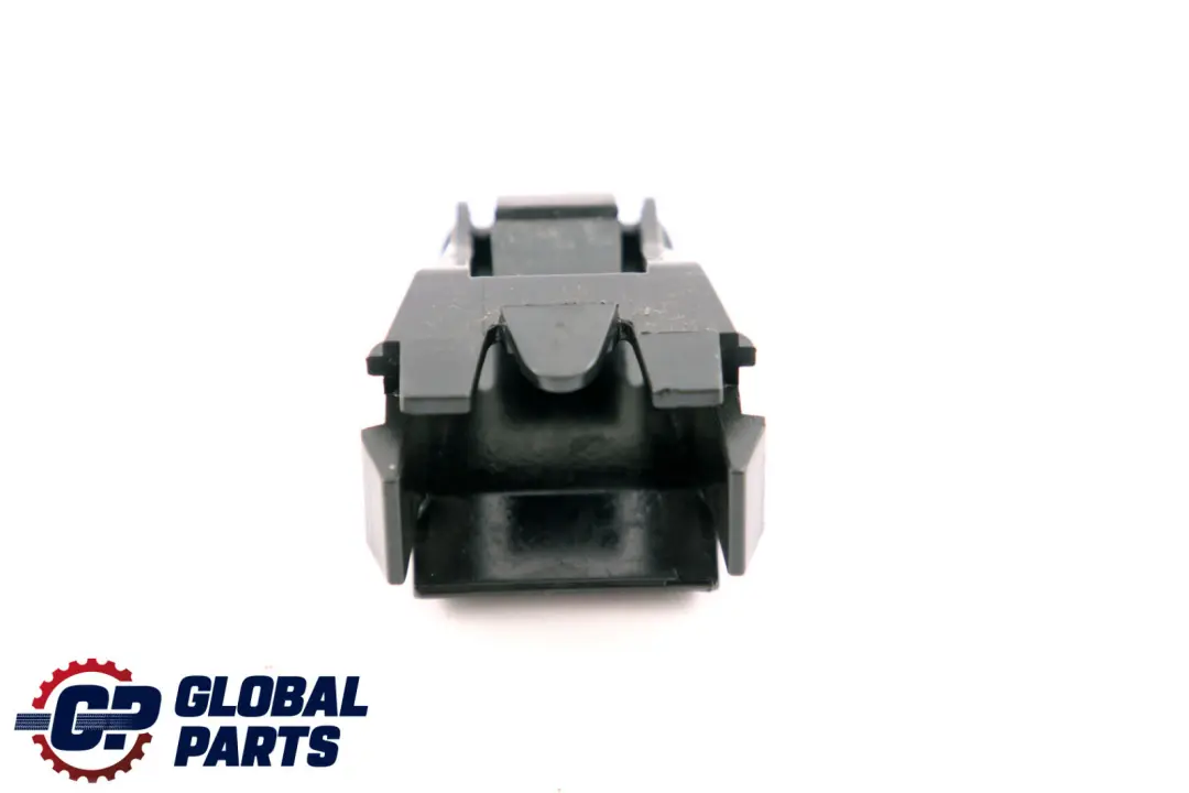 Clip De fijacion en el cojin del asiento trasero para BMW X6 E46 E71 con número de pieza 52208099555 BMW X6 E46 E71 Clip De fijacion en el cojin del asiento trasero - SKU 8099555 - Número de pieza 52208099555