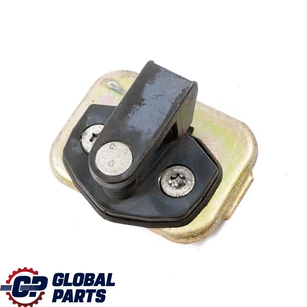 Zaczep rygiel zamka klapy tył do BMW E36 o numerze 8122299 BMW E36 Zaczep rygiel zamka klapy tył - SKU 8122299 - Numer Części 8122299