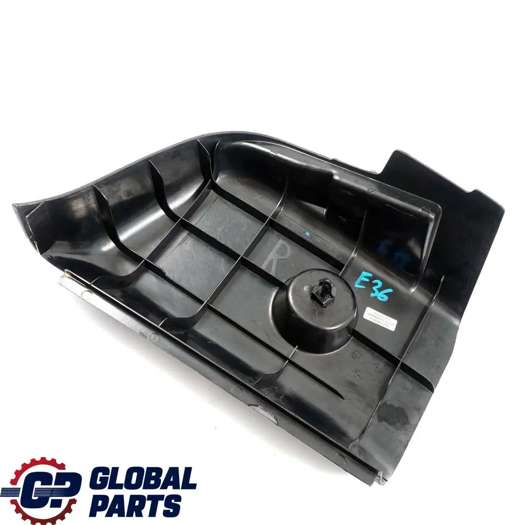 Trasero Derecho Boot Trunk Tail Light Trim Panel Interior para BMW E36 Berlina con número de pieza 8122478 BMW E36 Berlina Trasero Derecho Boot Trunk Tail Light Trim Panel Interior - SKU 8122478 - Número de pieza 8122478