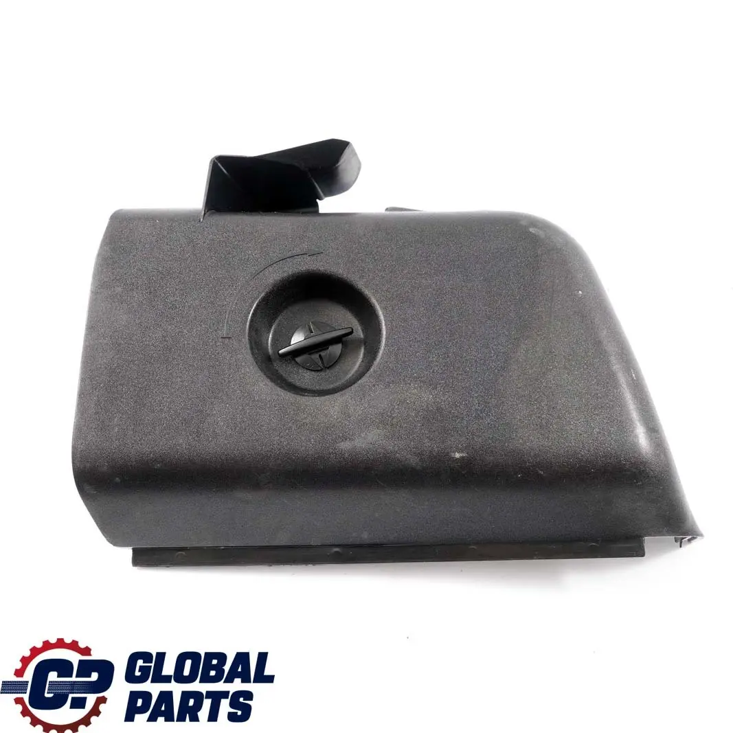 Dekiel osłona bagażnika lampy prawa do BMW E36 Sedan o numerze 8122478 BMW E36 Sedan Dekiel osłona bagażnika lampy prawa - SKU 8122478 - Numer Części 8122478