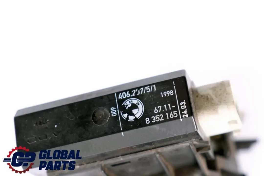 Puerta Trasera Derecha Cerradura Pestillo para BMW E38 E39 con número de pieza 8352165 BMW E38 E39 Puerta Trasera Derecha Cerradura Pestillo - SKU 8125672 - Número de pieza 8352165