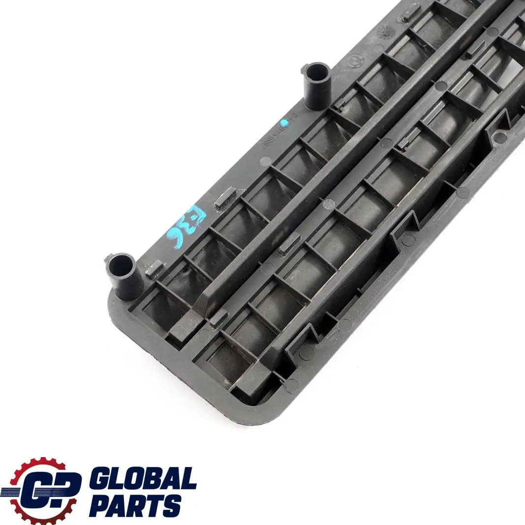  Respiradero trasero del maletero BMW E36 - SKU 8151887 - Número de pieza 8151887