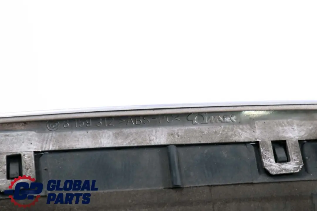 Pare-chocs avant Grille centrale Droite Noir Chromé 8159312 BMW E39 - SKU 8159316 - Numéro de pièce 8159316